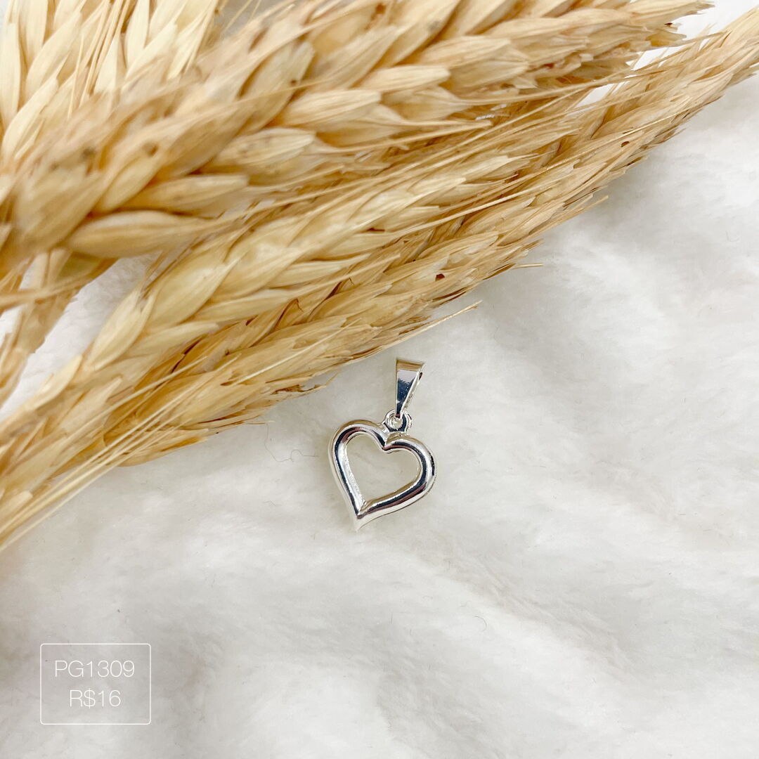 Pingente de Coração Vazado Liso Prateado